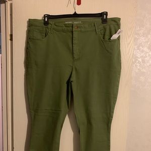 Old Navy Rockstar Mid-Rise Jeans - NWT